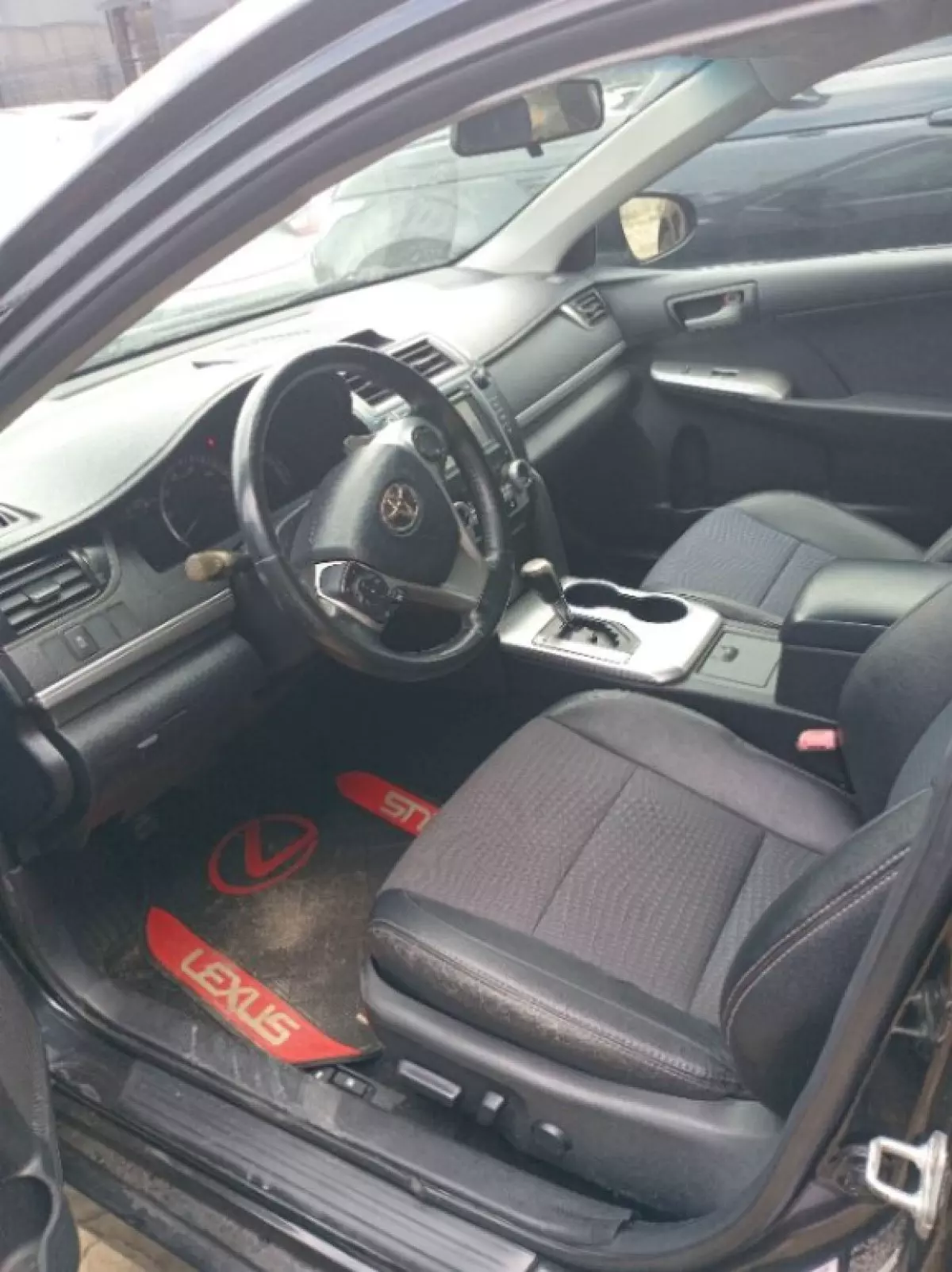 interiorFront