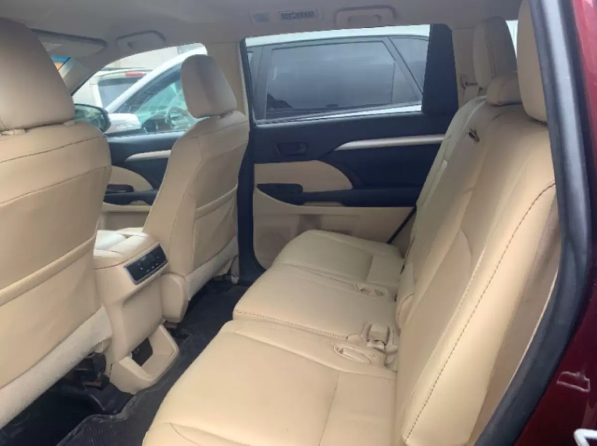 interiorBack