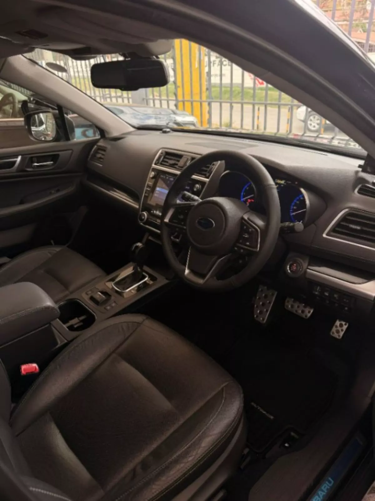 interiorFront