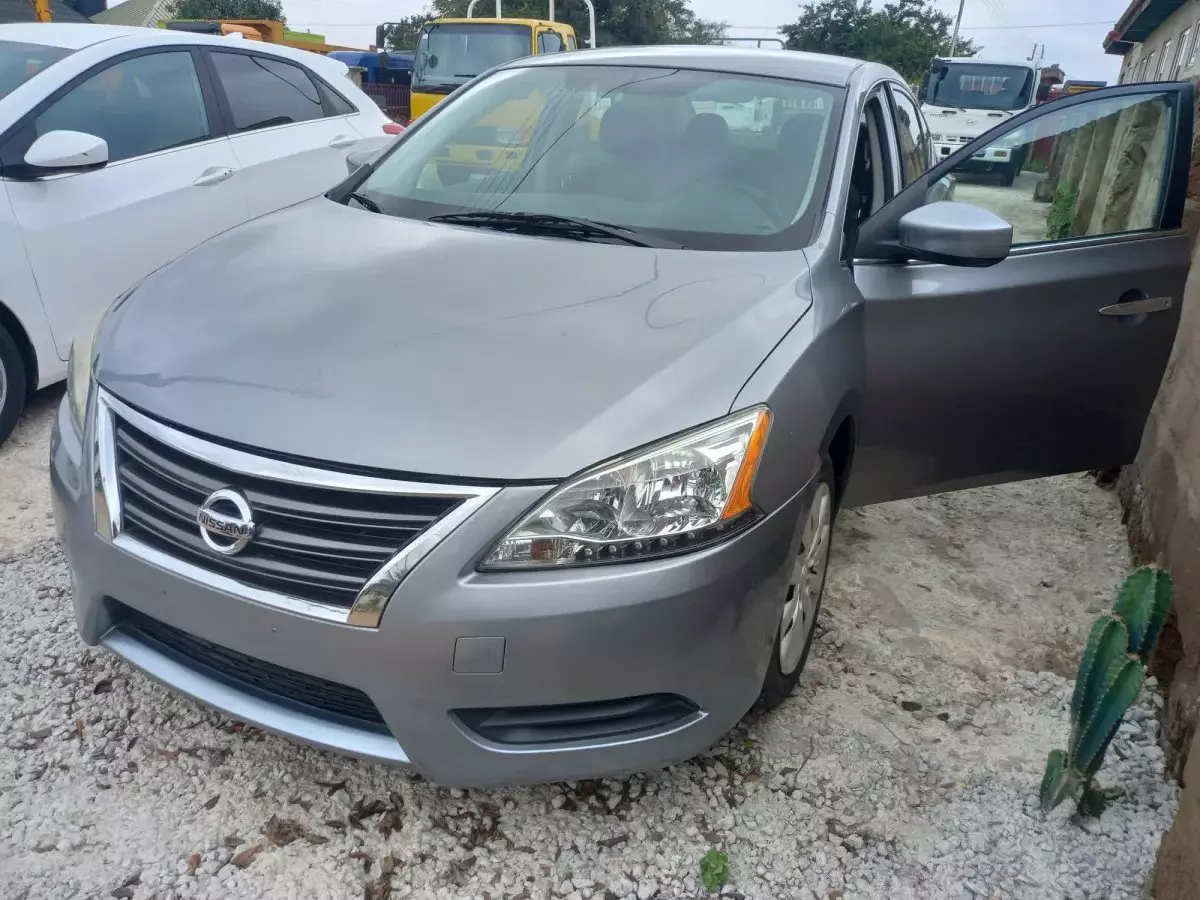 Nissan Sentra - 2015
