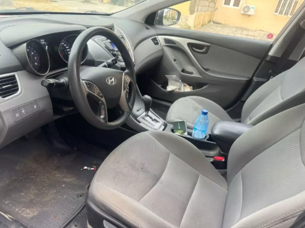 interiorFront