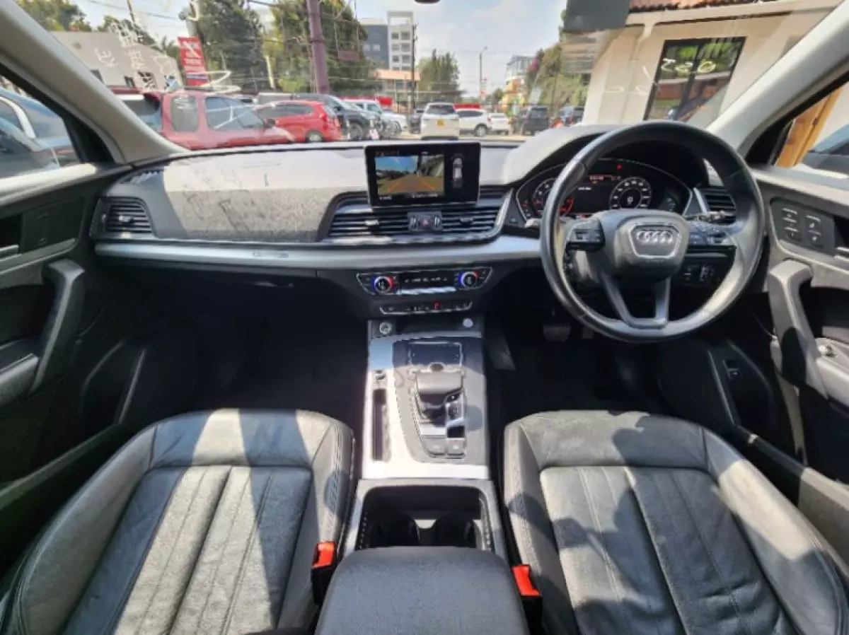 interiorFront