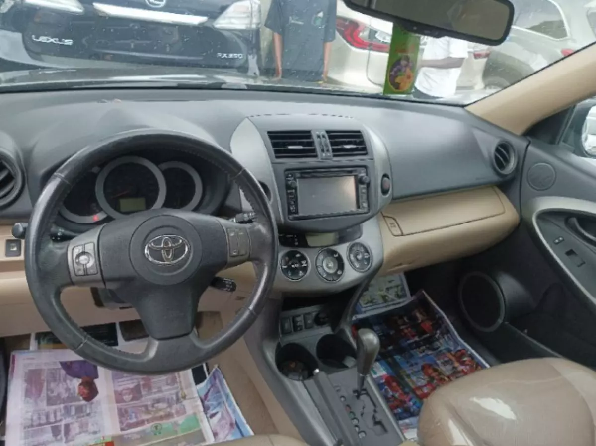 interiorFront