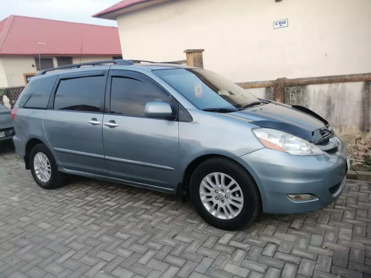 Toyota Sienna - 2007