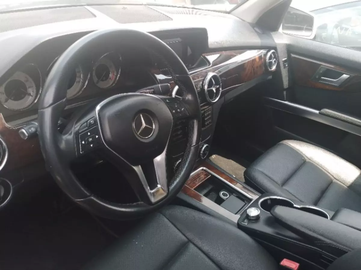 interiorFront