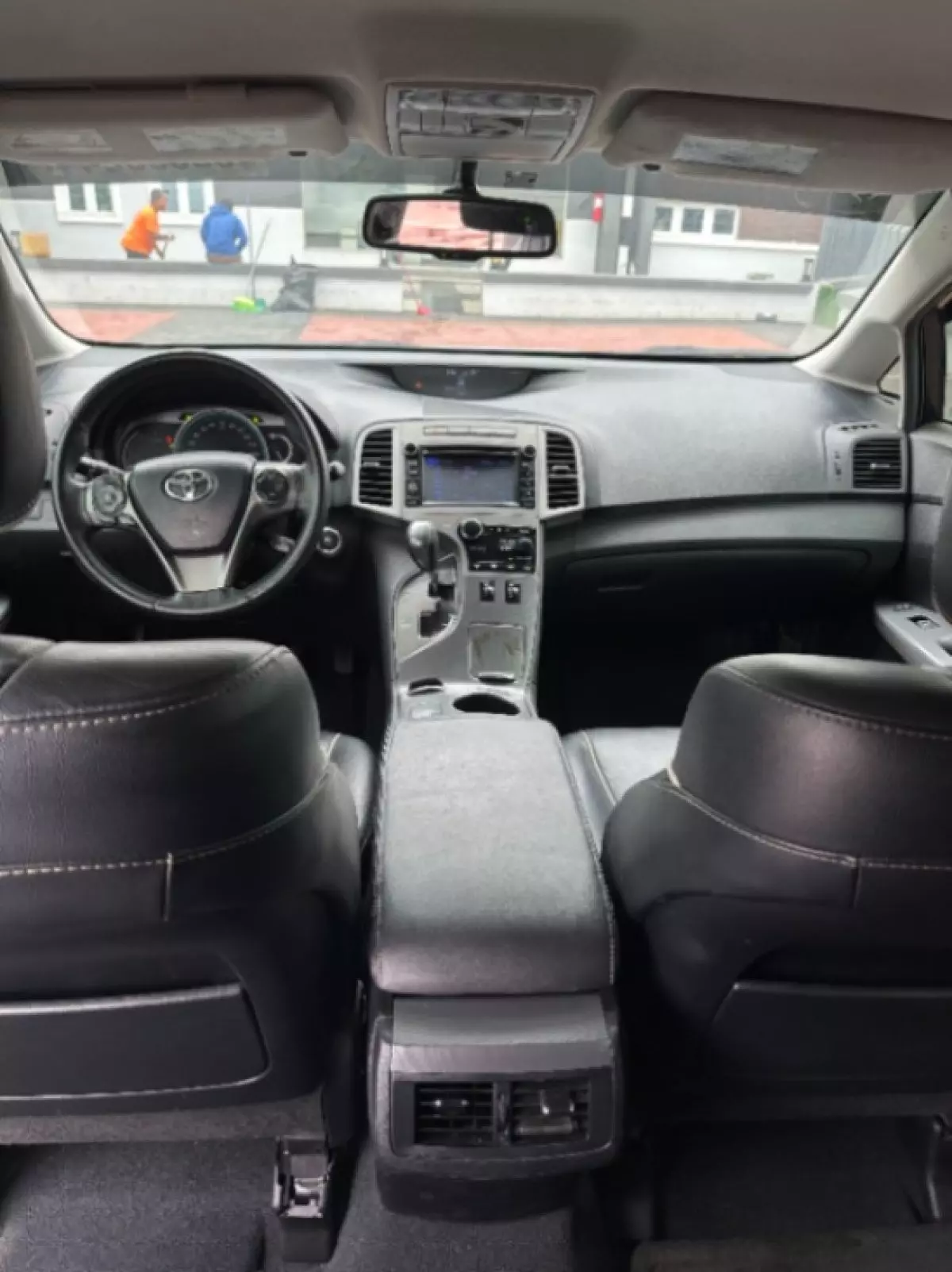 interiorFront