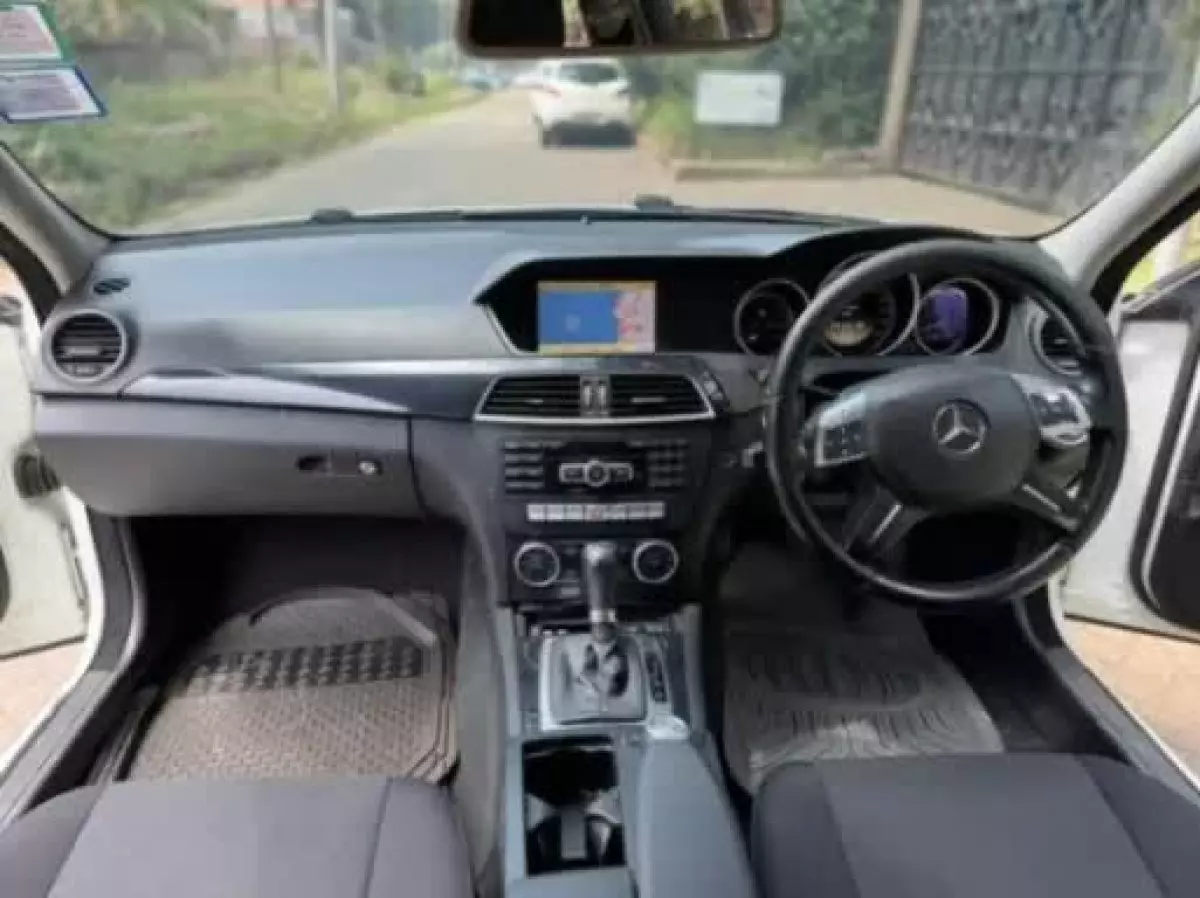 interiorFront