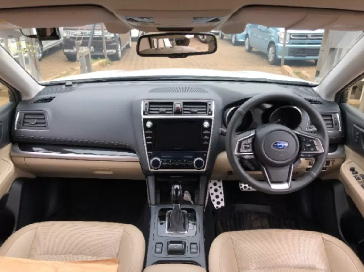 interiorFront