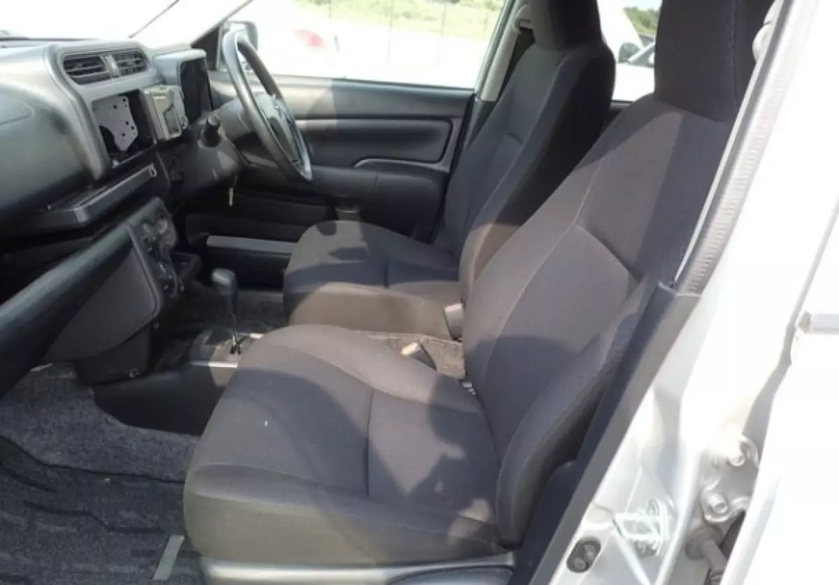 interiorFront