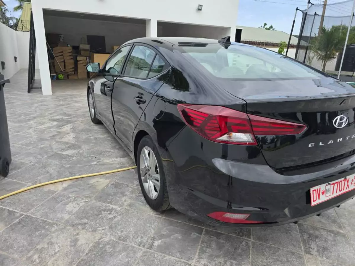 car Right Back