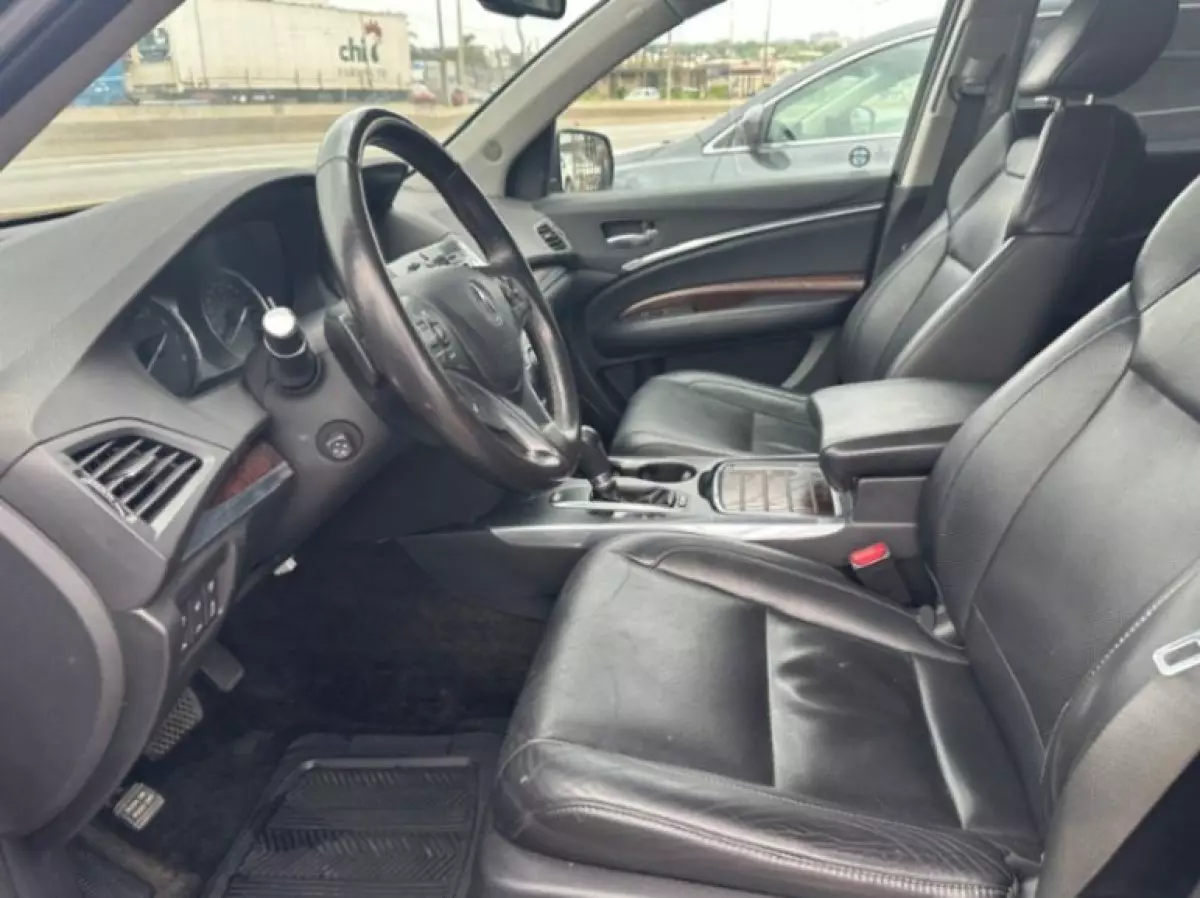 interiorFront
