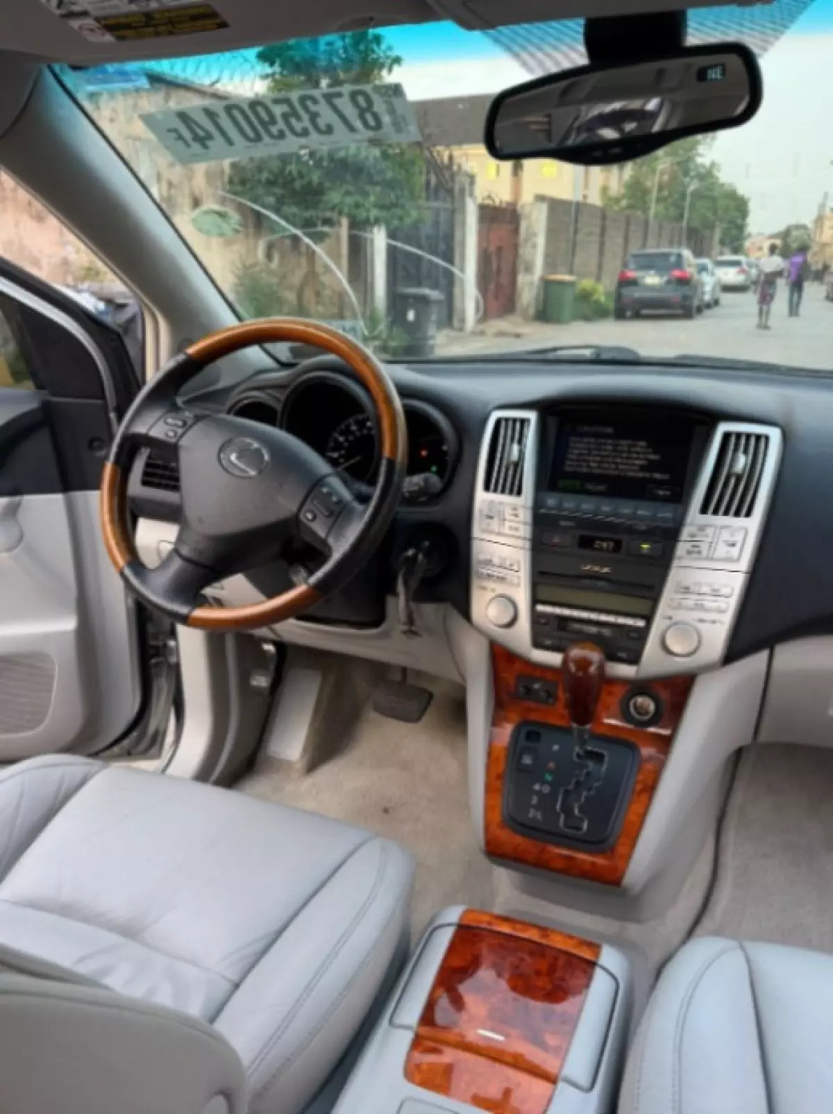 interiorFront