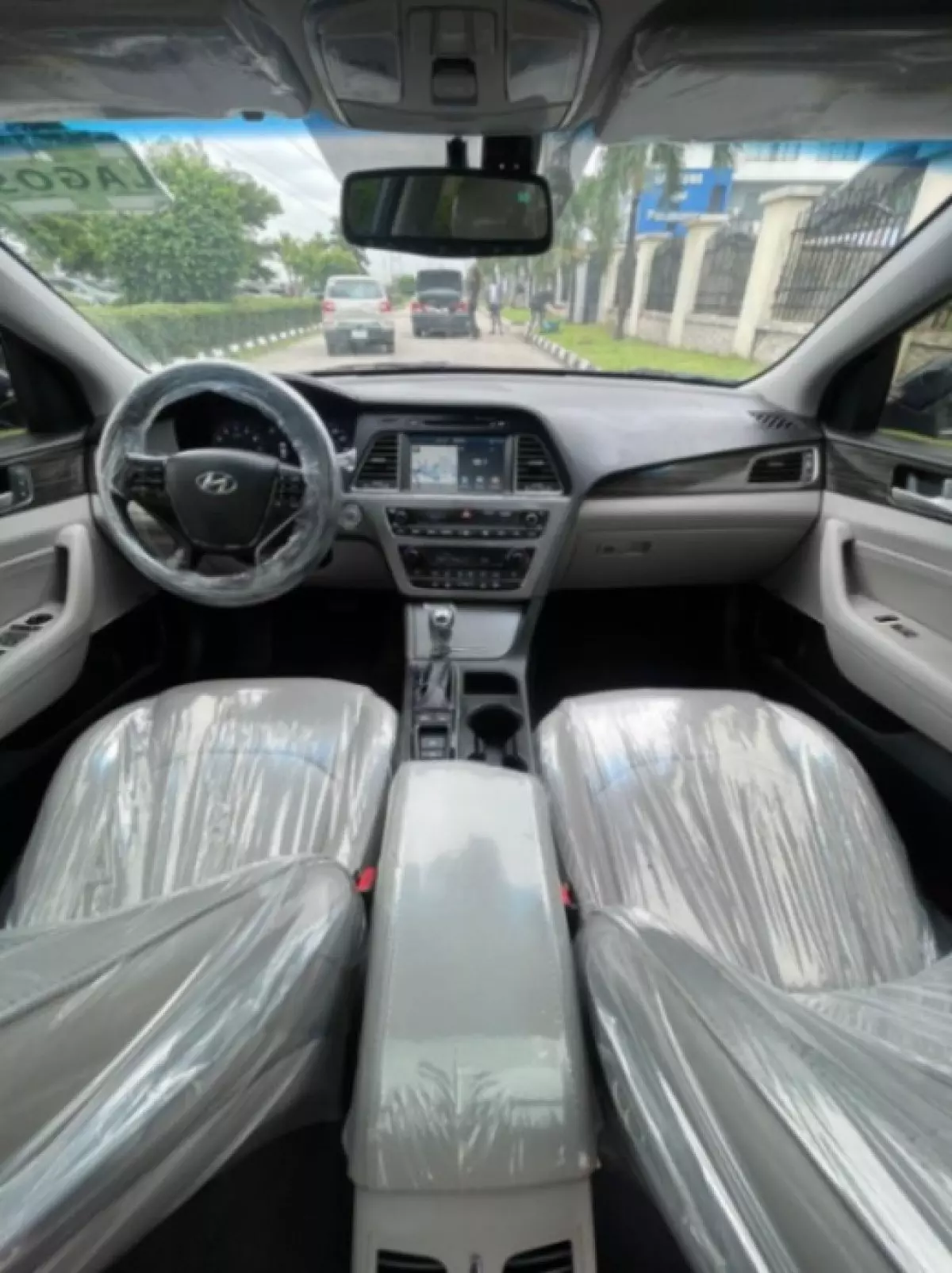 interiorFront