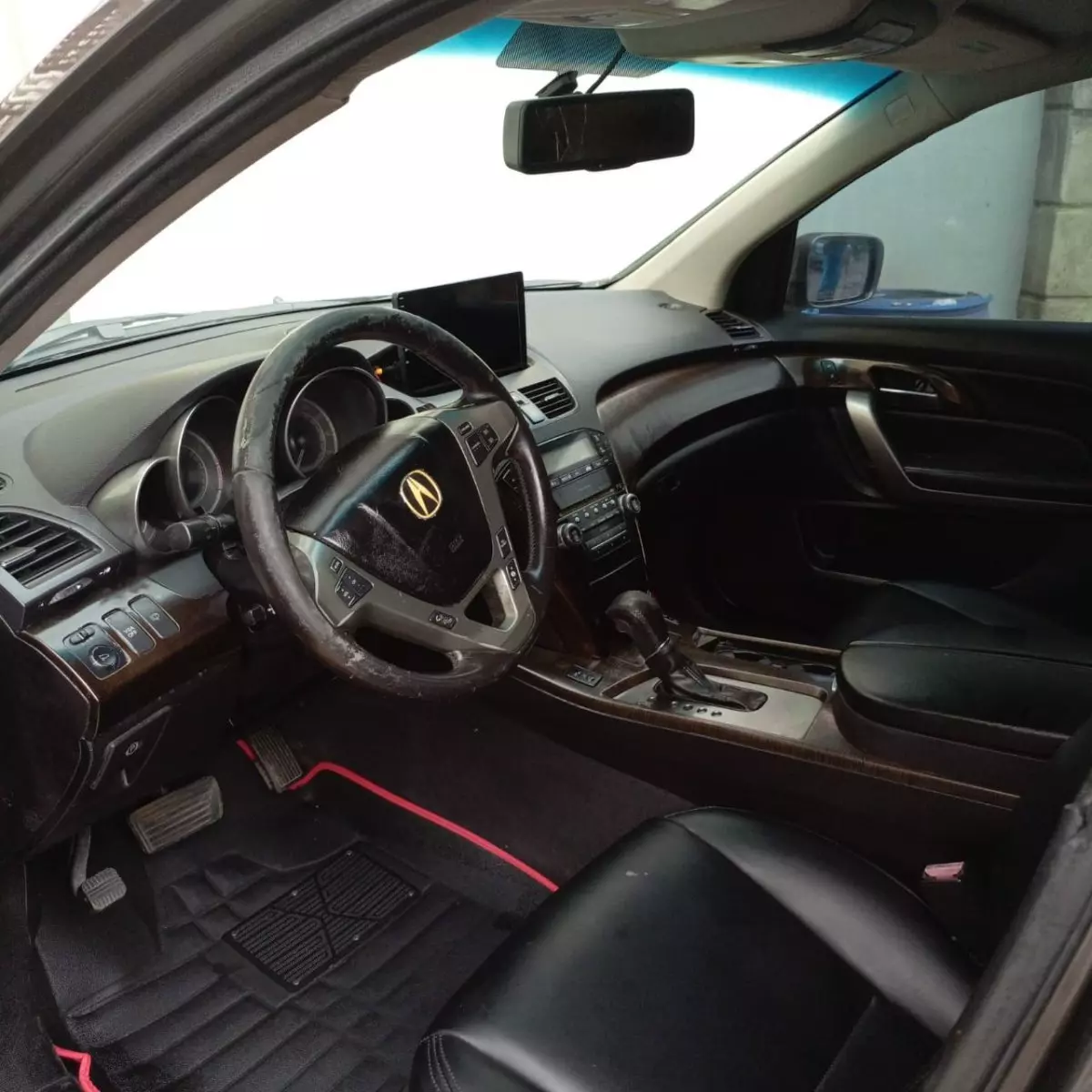 interiorFront