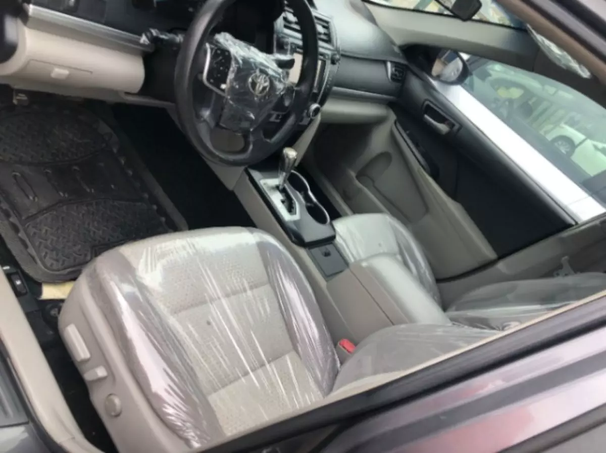 interiorFront