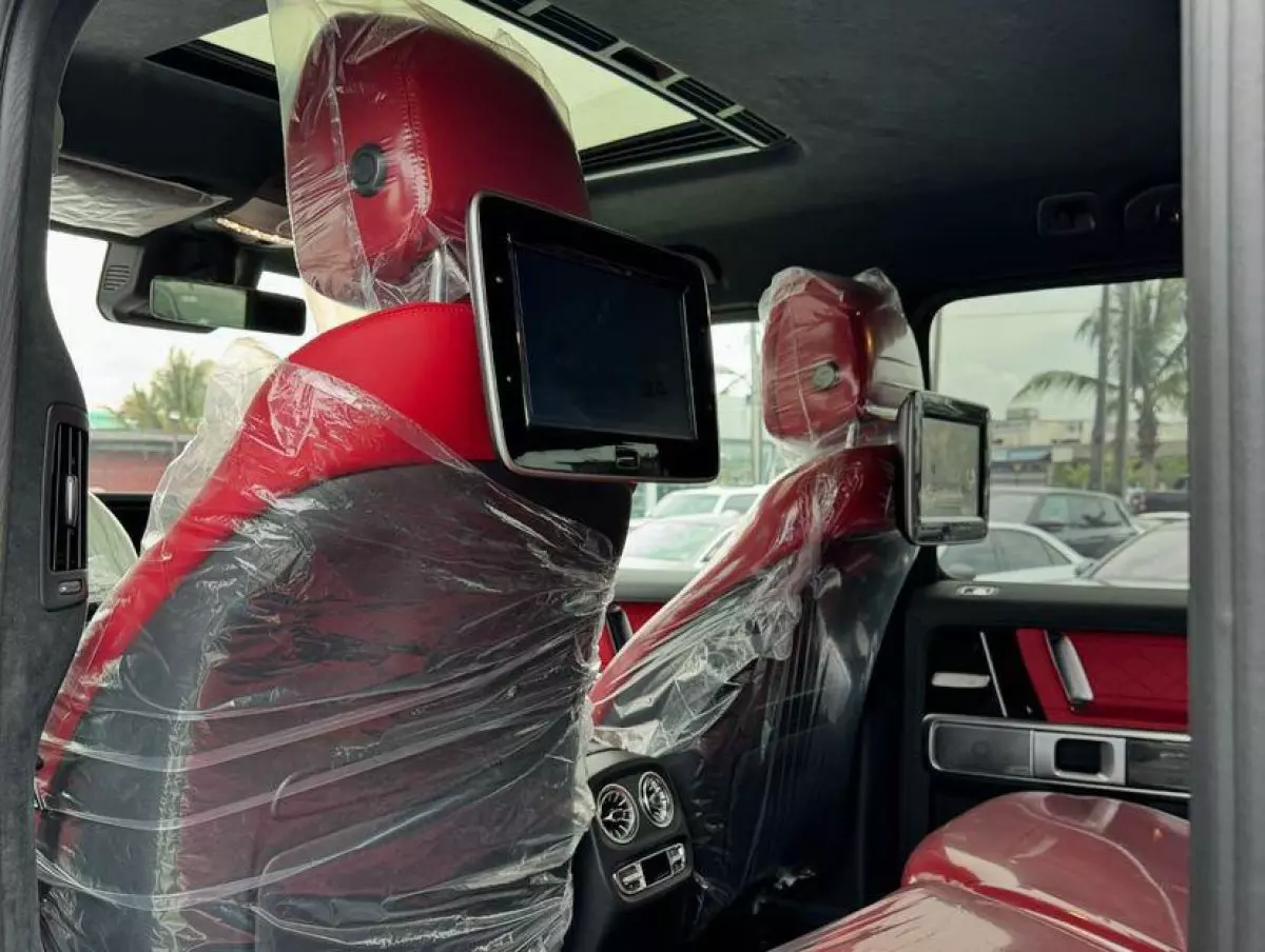 interiorBack