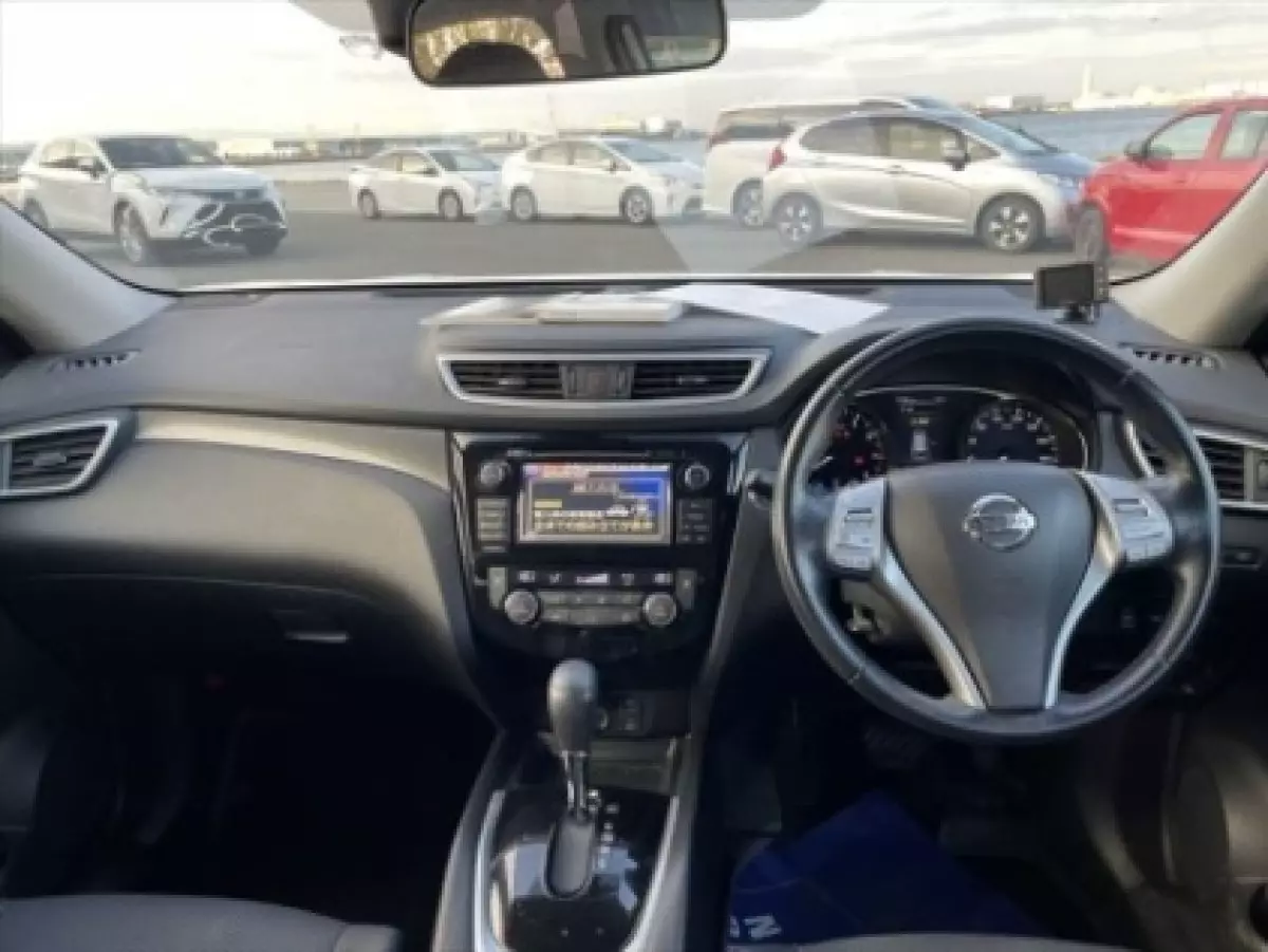 interiorFront
