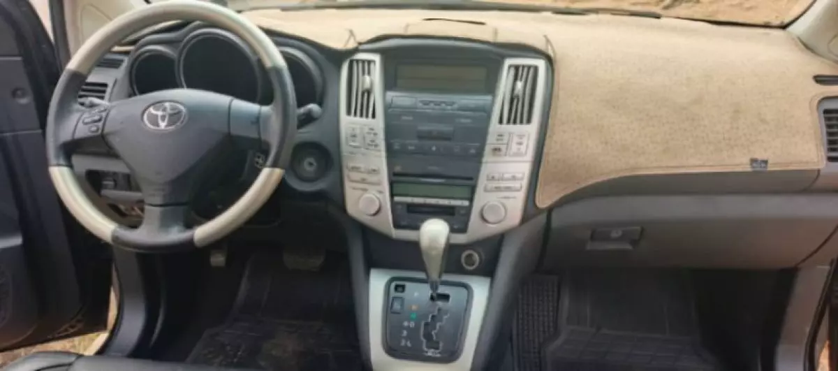interiorFront