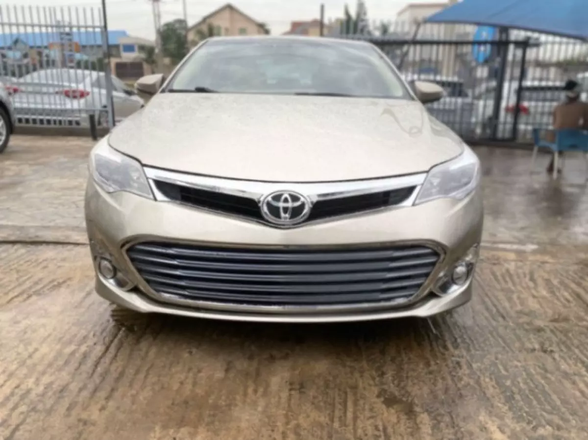 Toyota Avalon - 2013
