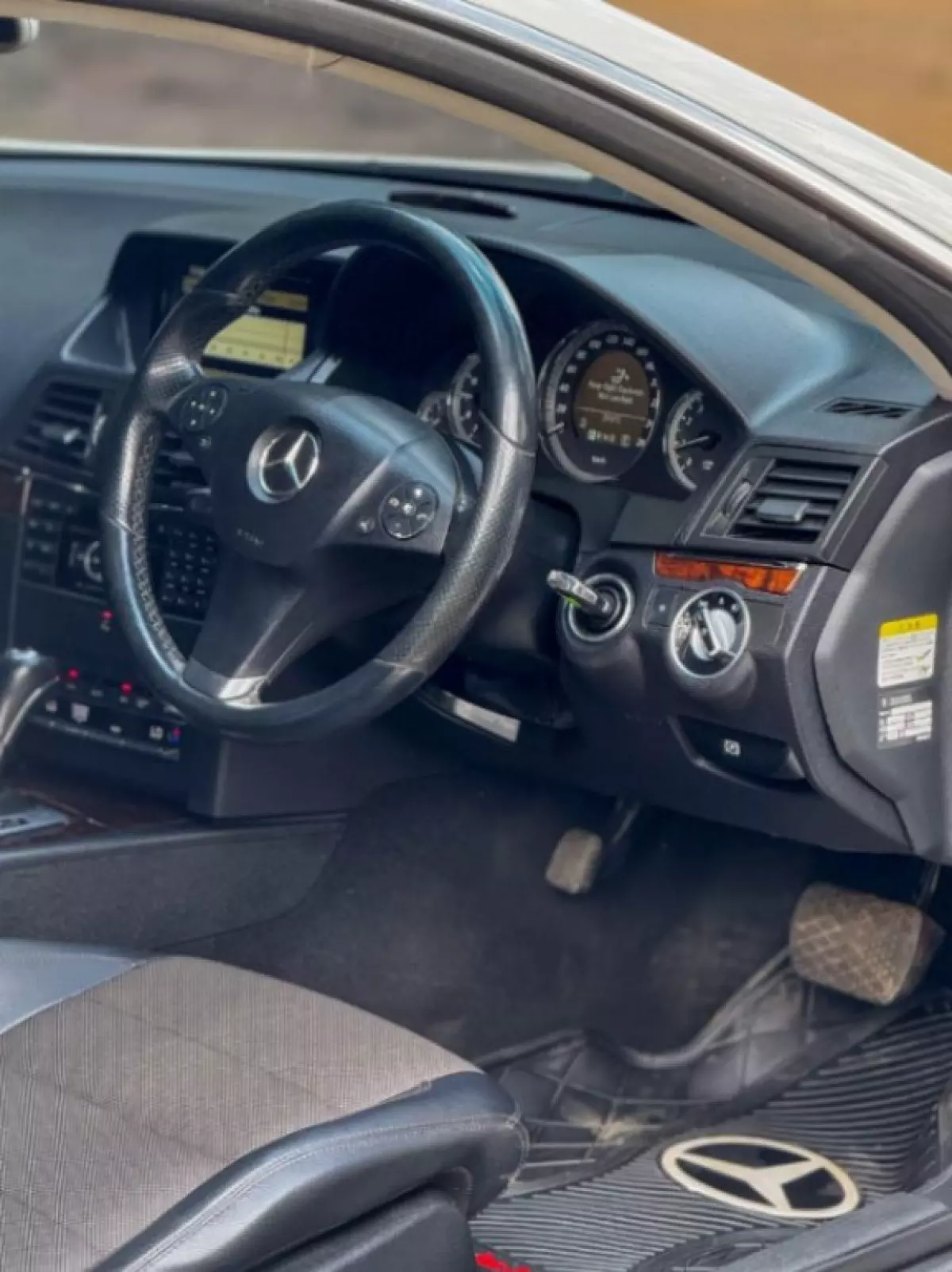 interiorFront