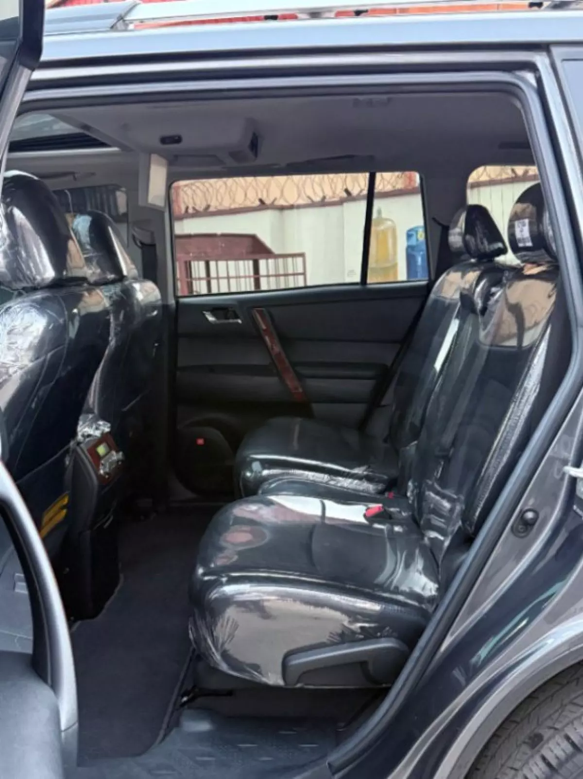 interiorBack