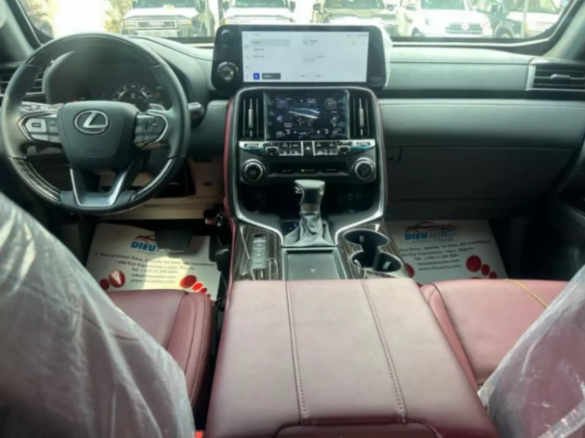 interiorFront