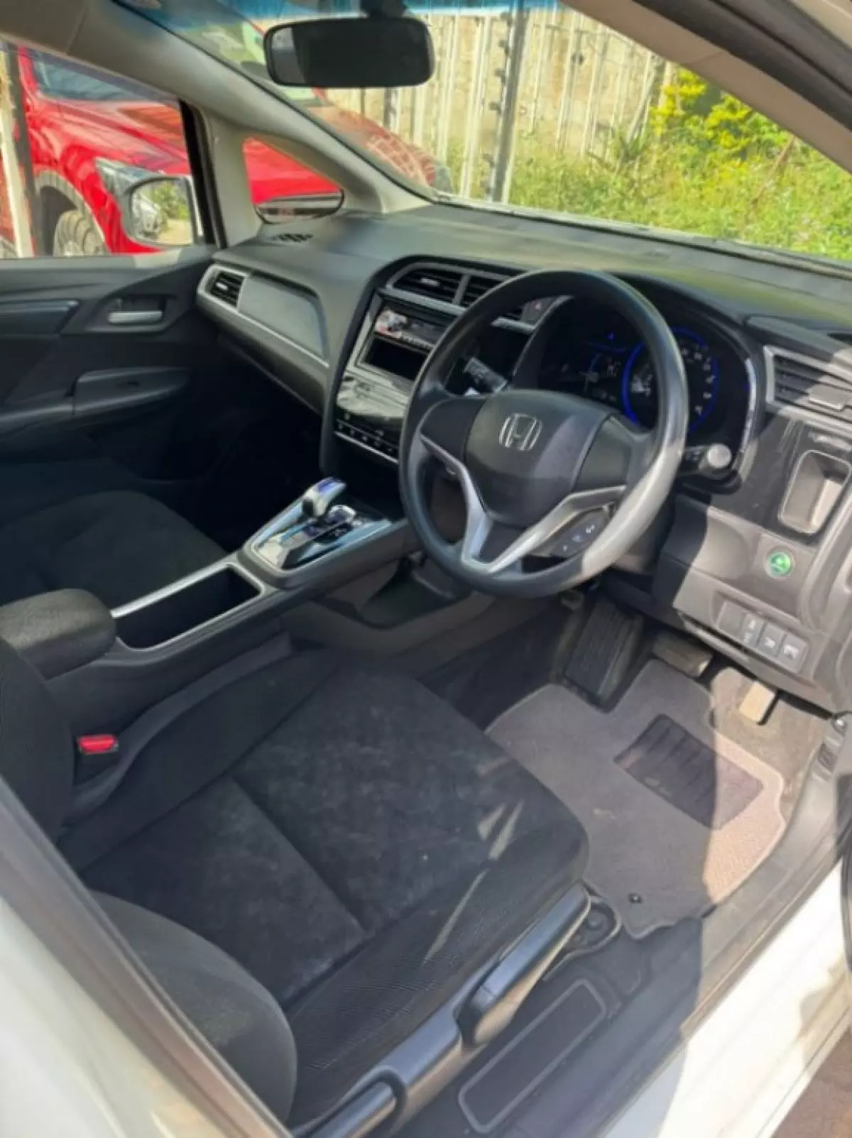 interiorFront