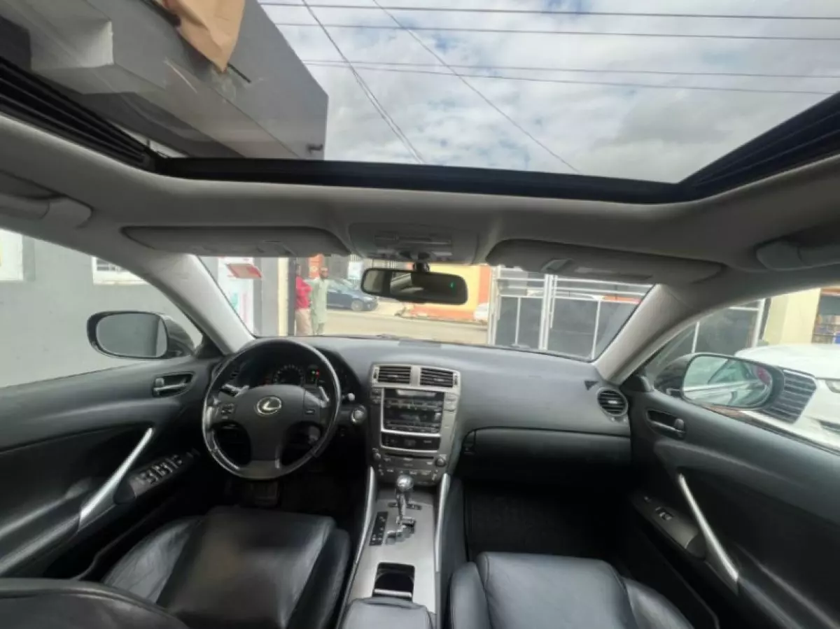 interiorFront