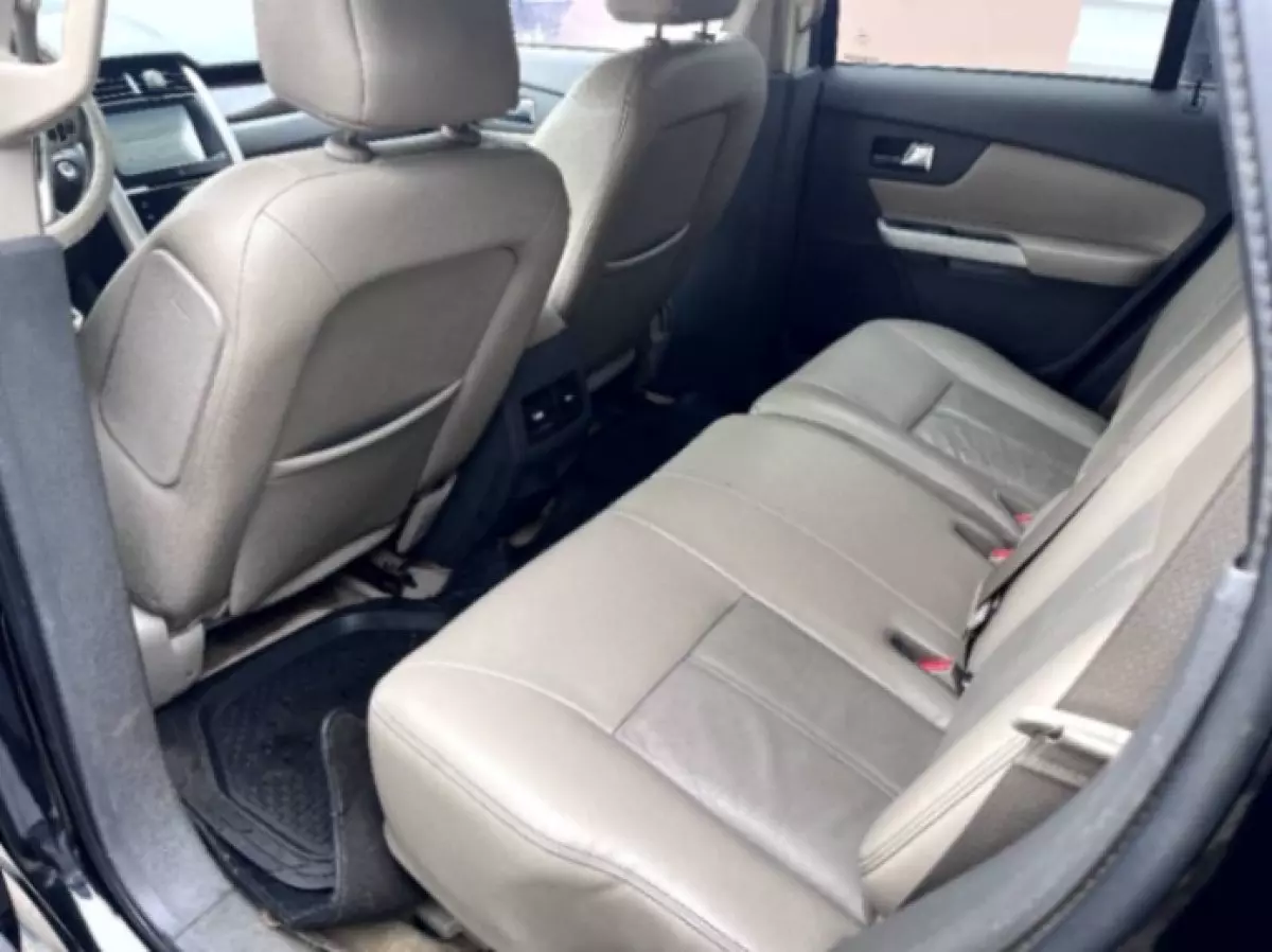 interiorBack