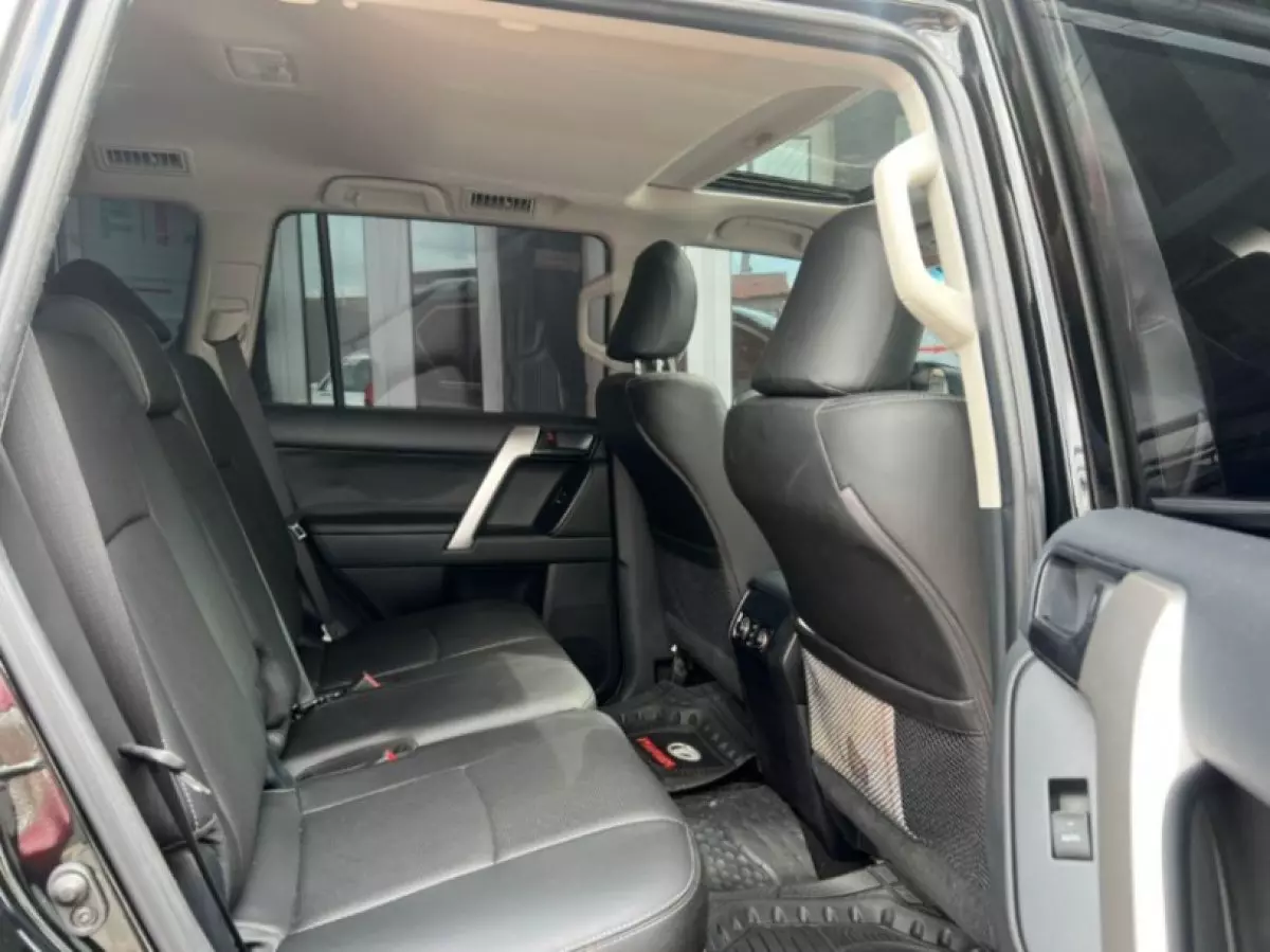 interiorBack