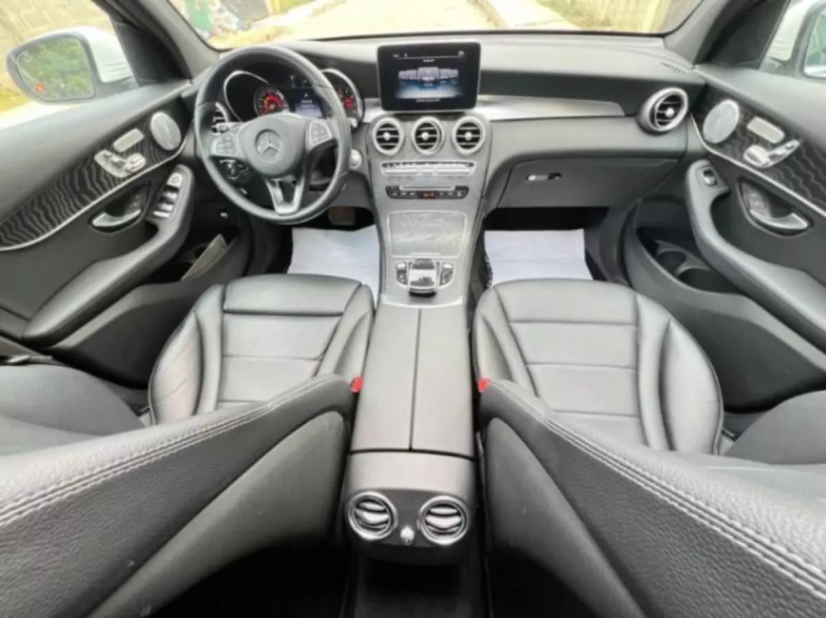 interiorFront