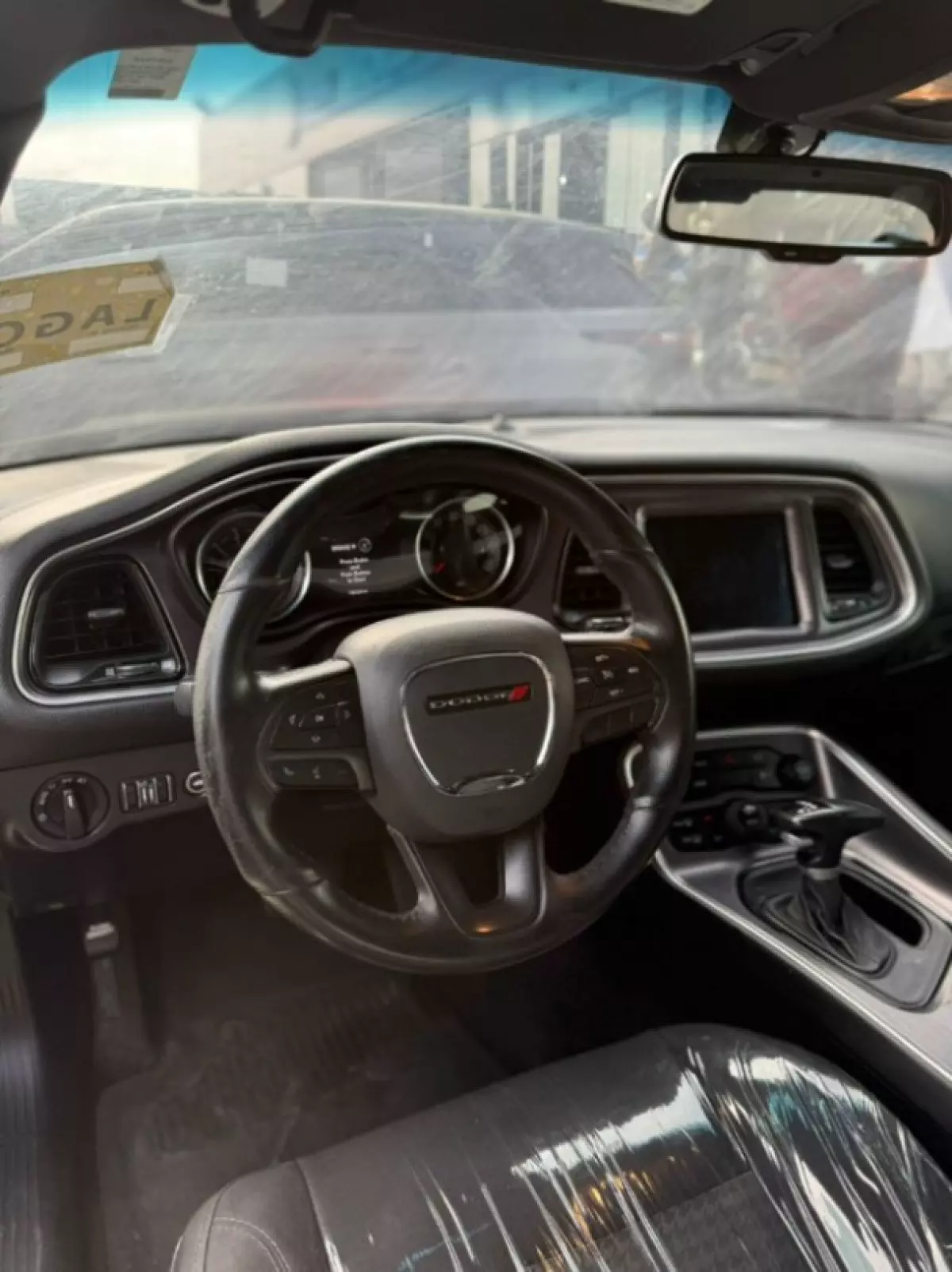interiorFront