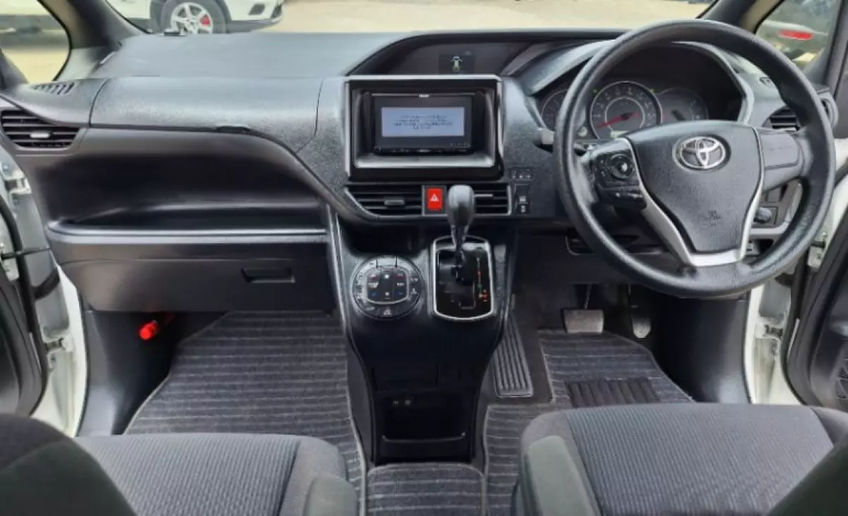 interiorFront