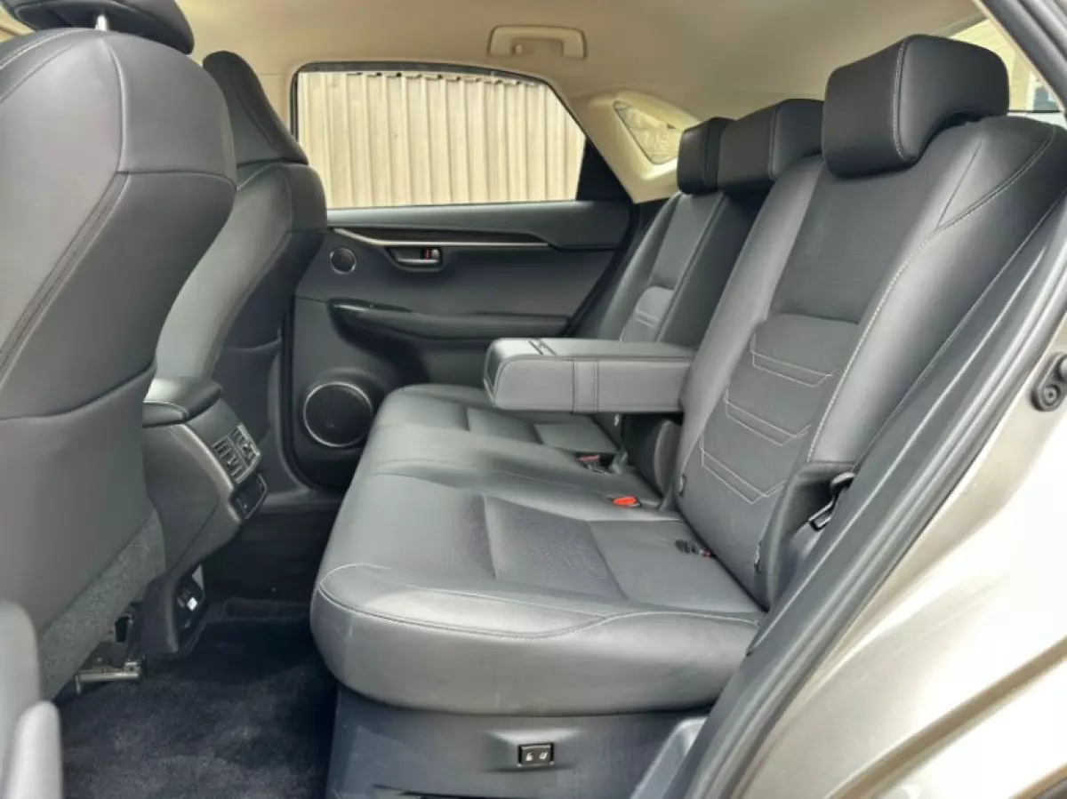 interiorBack