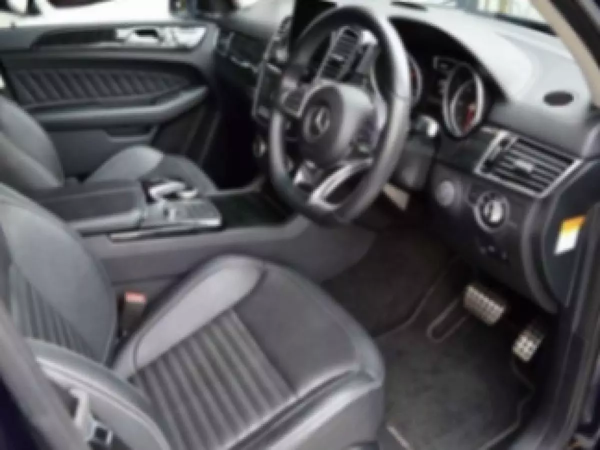 interiorFront