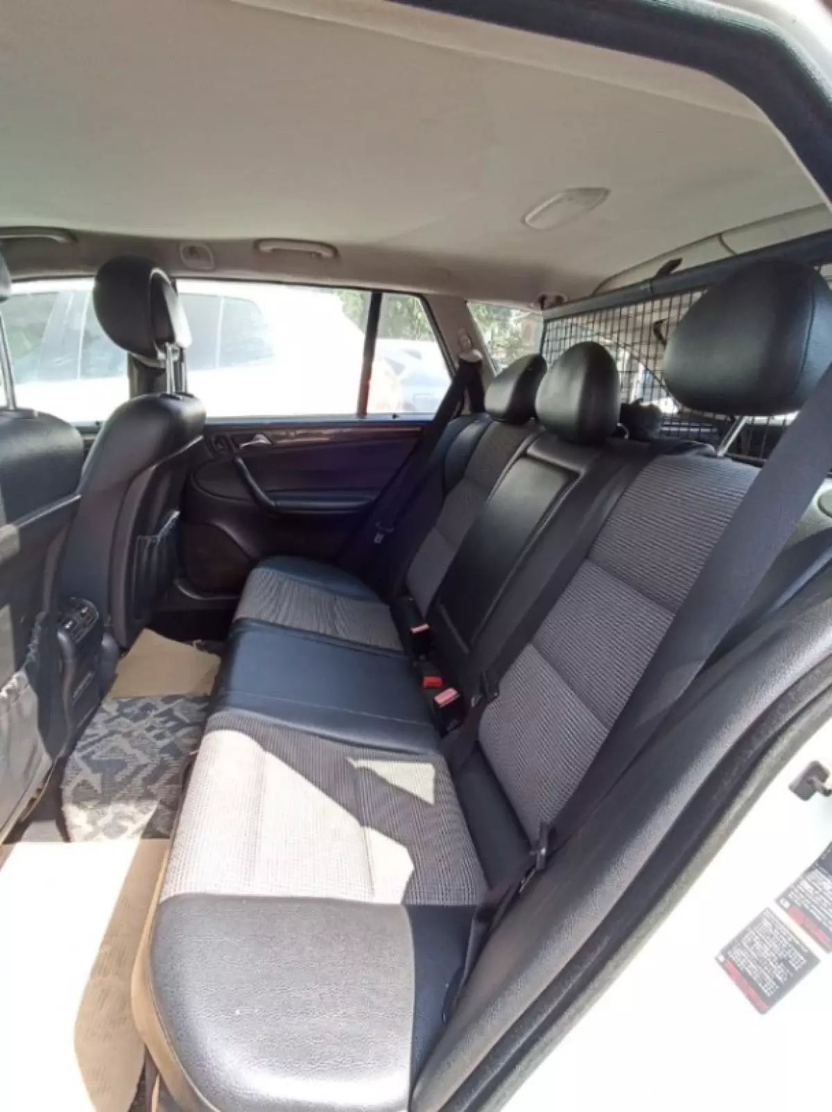 interiorBack