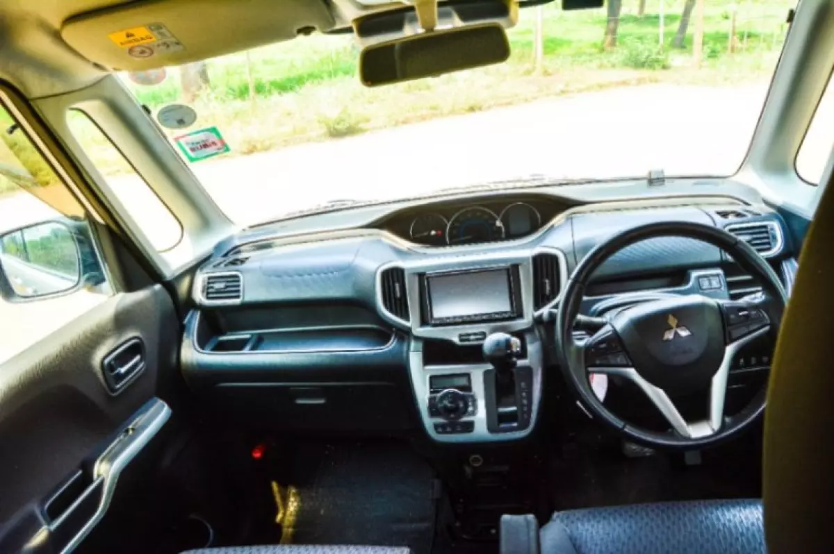 interiorFront