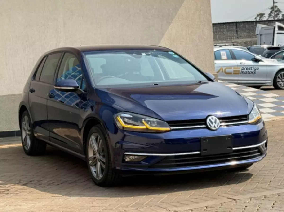 Volkswagen Golf - 2020