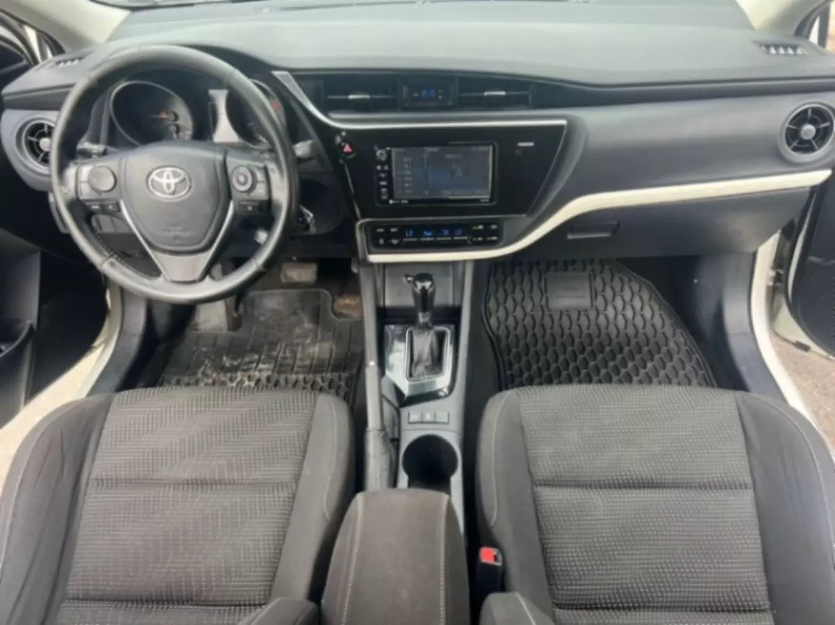interiorFront