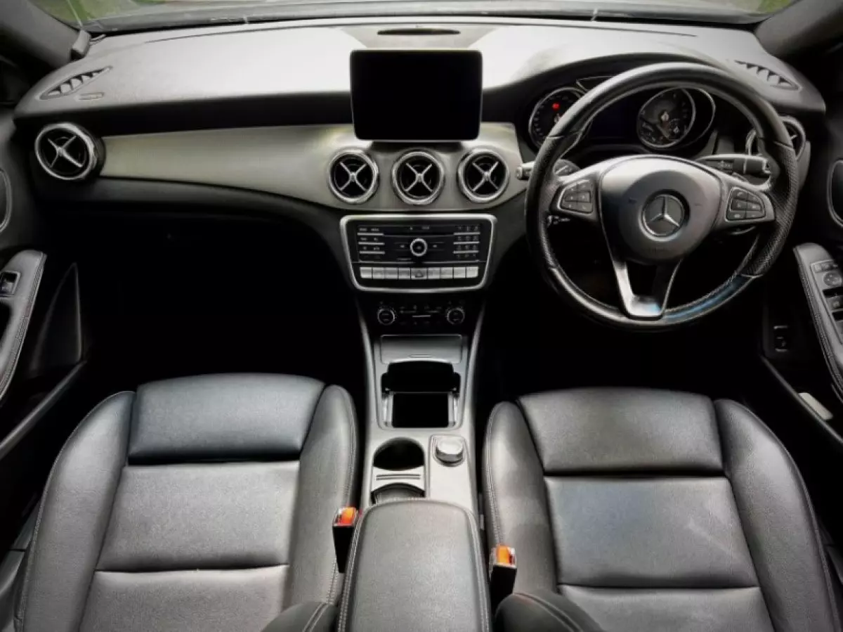 interiorFront