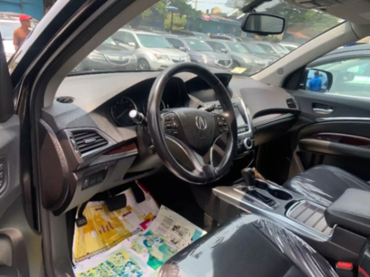 interiorFront
