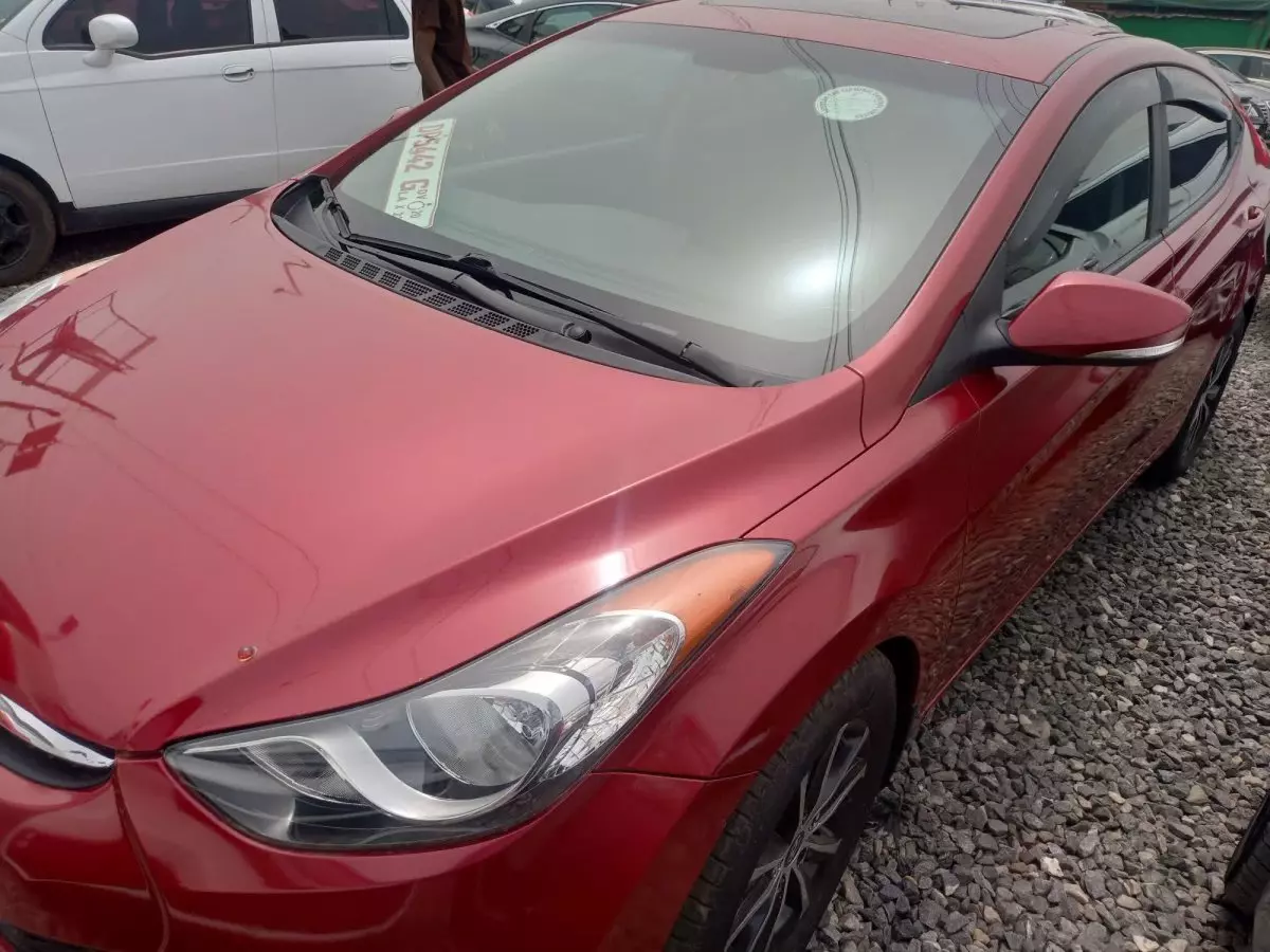 Hyundai Elantra - 2014