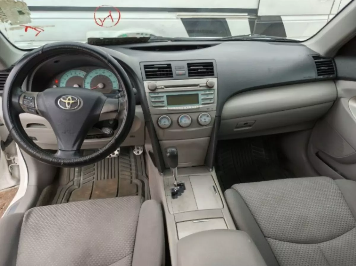 interiorFront