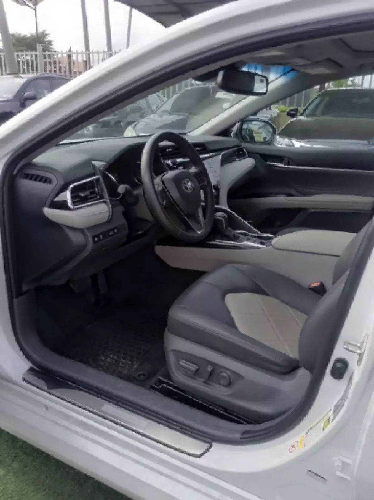 interiorFront