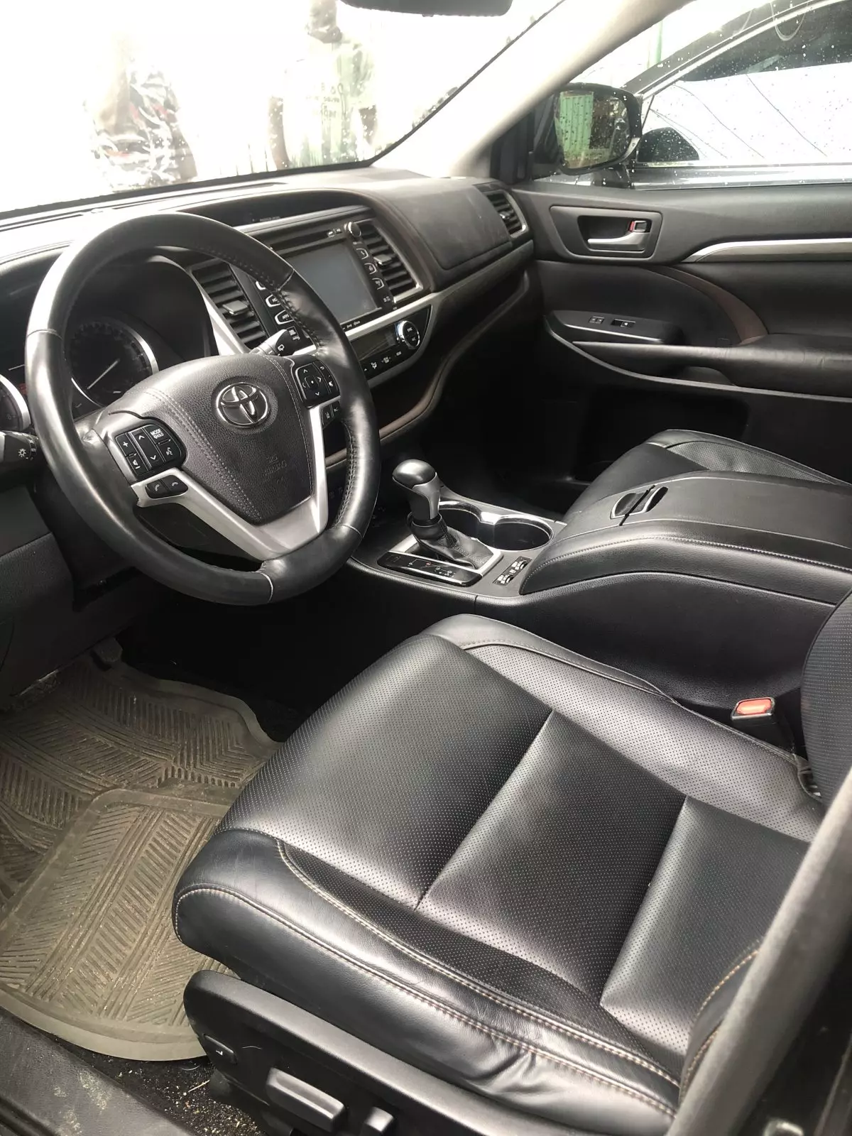 interiorFront