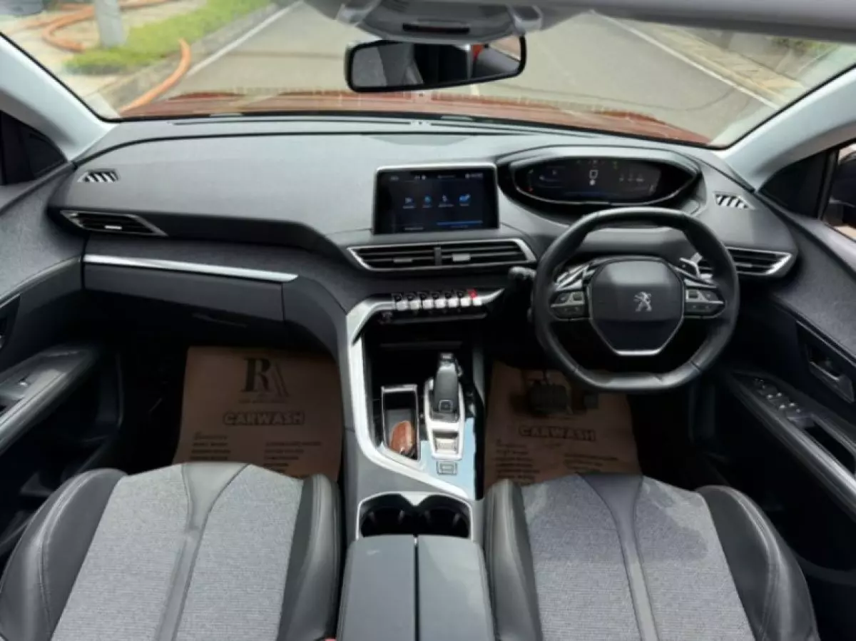 interiorFront