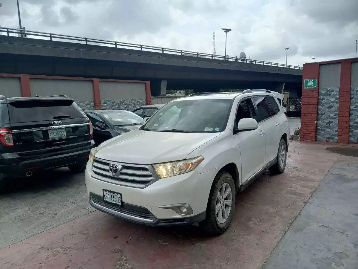 Toyota Highlander - 2011