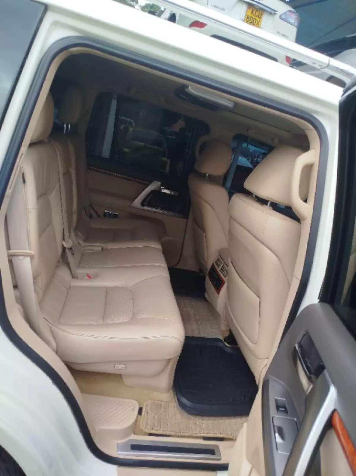 interiorBack
