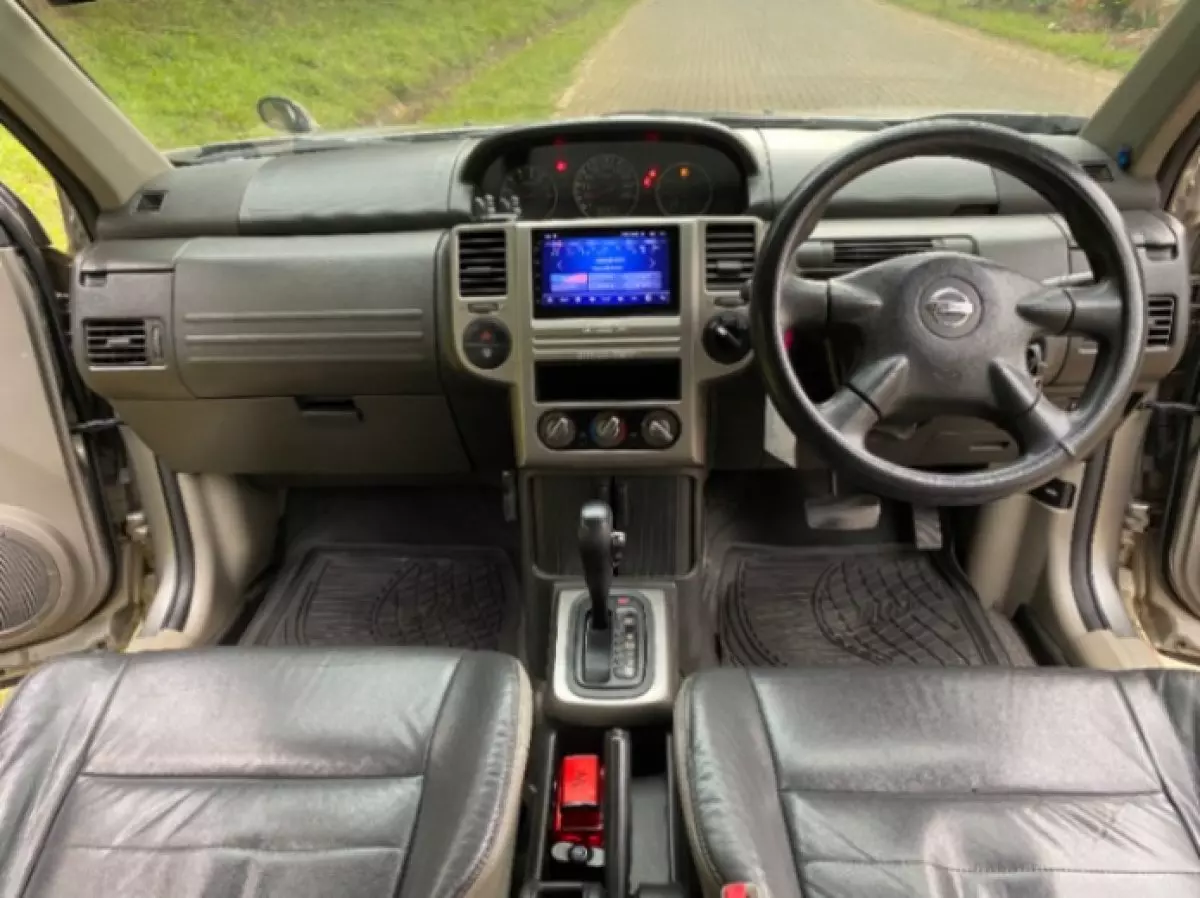 interiorFront