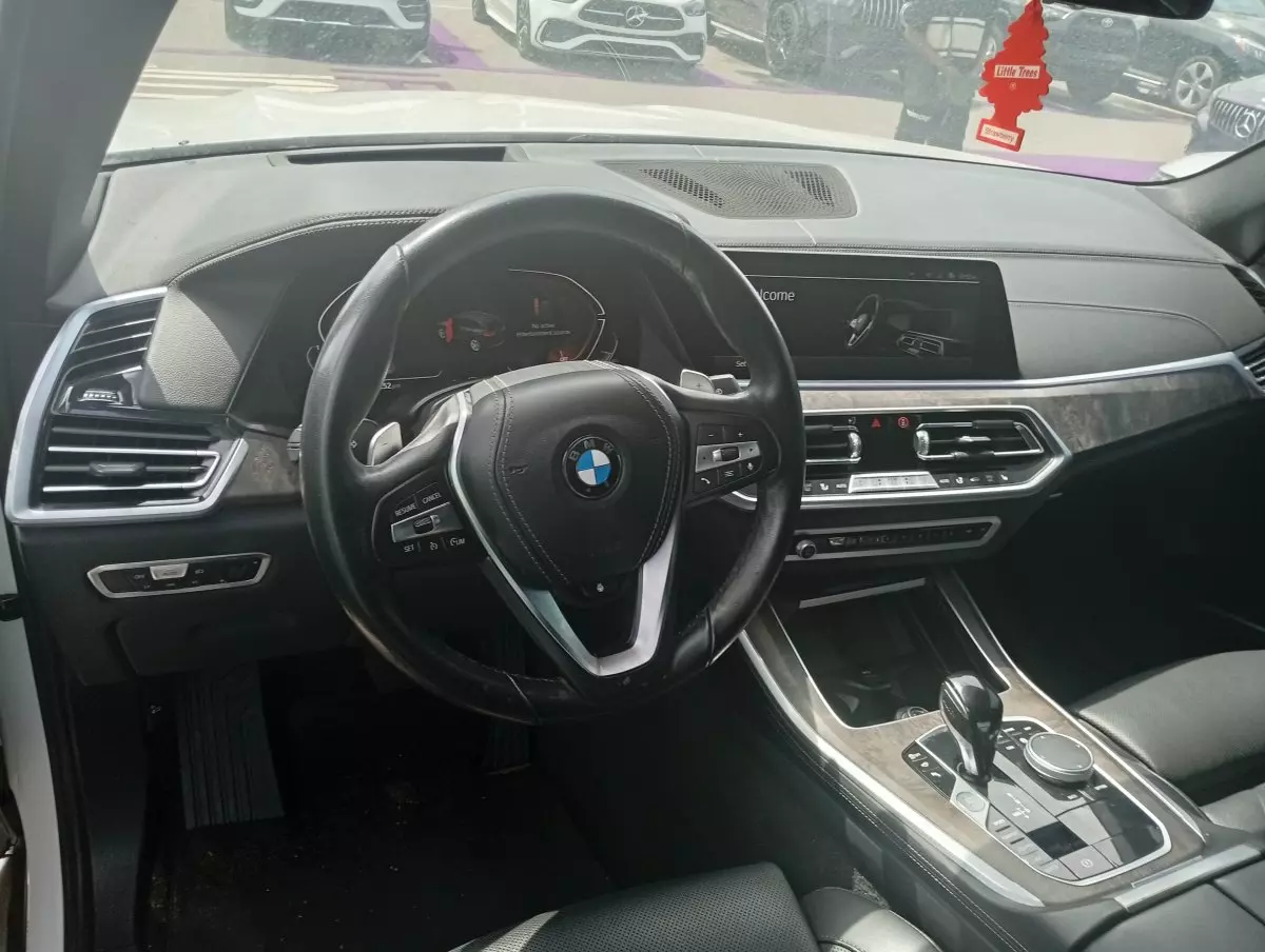 interiorFront
